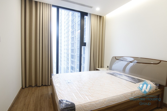 Nice three bedrooms apartment for rent in Vinhome Metropolis, Lieu Giai street, Ha Noi